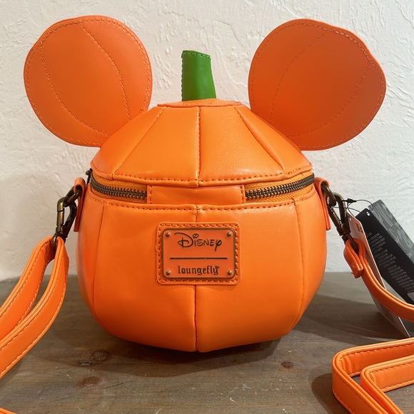 NWT Loungefly Mickey Mouse Mick-O-Lantern Crossbody Bag - Picture 6 of 11